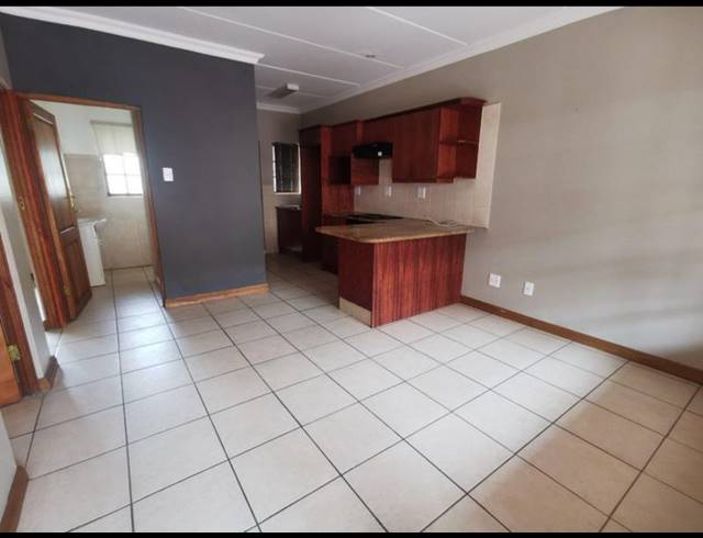 2 BEDROOM PROPERTY TO RENT IN DIE BULT